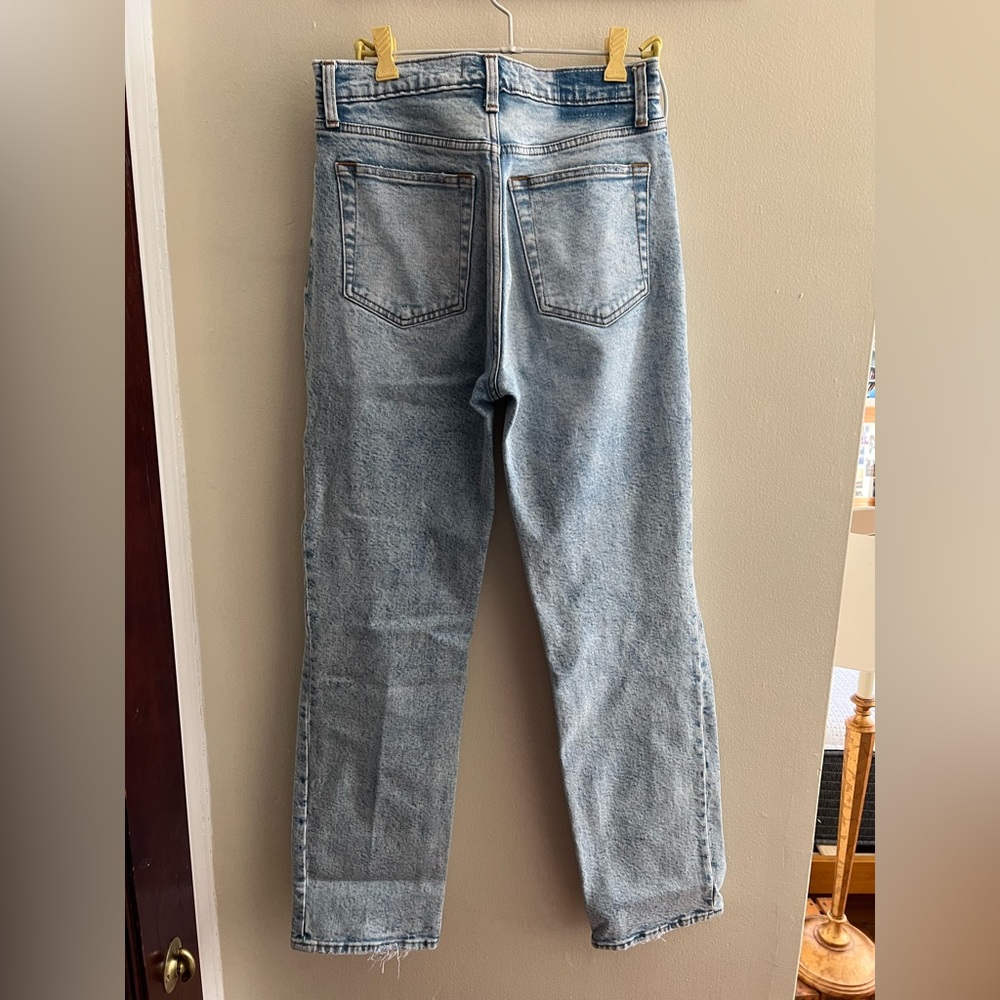 Abercrombie High rise 90s ripped jeans